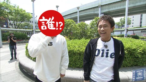 ロケの相方に「チンピラやん!」と言い放つダウンタウン浜田(右)。(c)MBS