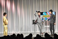 3人でトークする（左から）祇園・木崎、ラフ次元・梅村、祇園・櫻井。