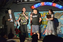 左から近藤あきら氏、ロビンフットおぐ、ハリウッドザコシショウ、真奈。