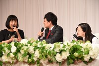 左から南海キャンディーズしずちゃん、南海キャンディーズ山里、蒼井優。