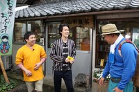 「冒険発掘バラエティ 霜降り明星のあてみなげ」ロケの様子。(c)静岡朝日テレビ