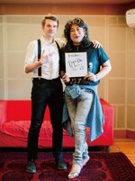 左からピストルマン・ジョン、去木アコ。