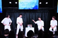 「塩会～新衣装お披露目会～」の様子。