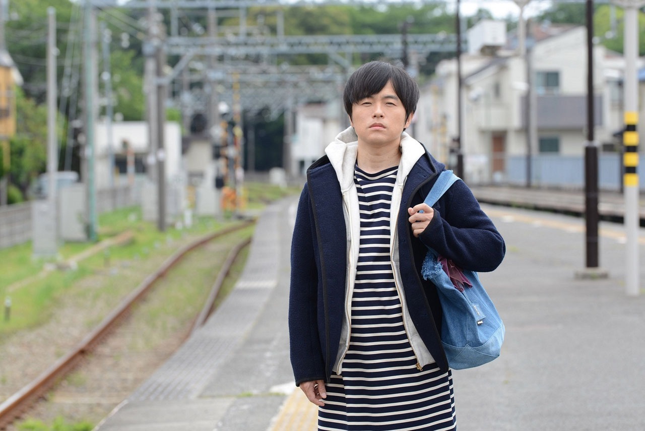 「劇場版 架空OL日記（仮）」より、バカリズム演じる主人公。