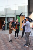 横浜でロケを展開するダイアン。