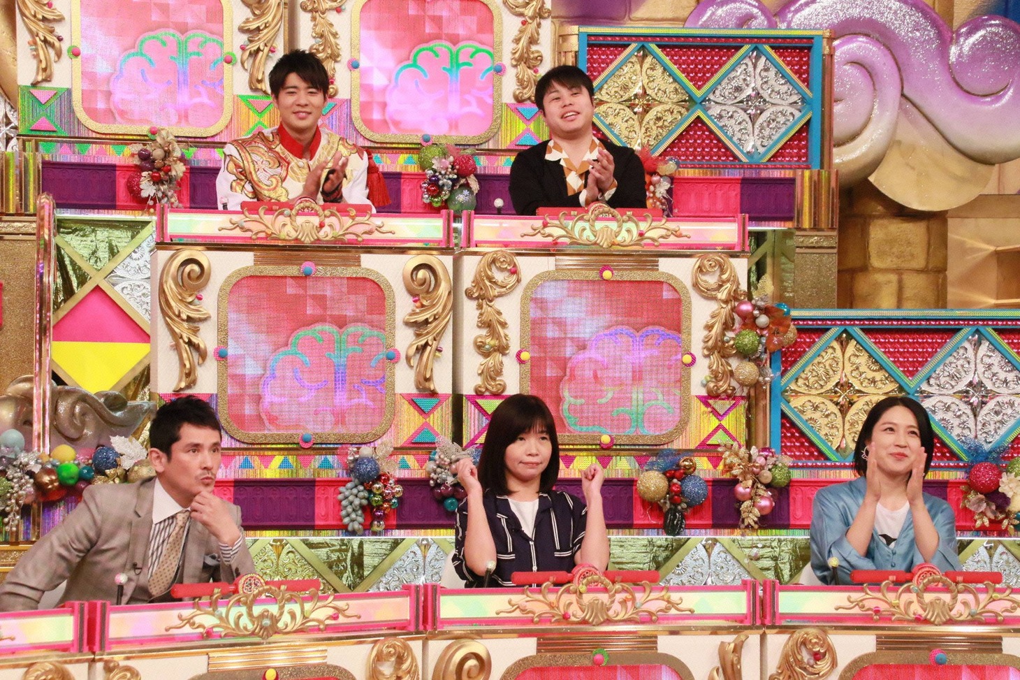 「潜在能力テスト」に出演する「叩き上げ軍」の大久保佳代子（前列中央）、NON STYLE井上（後列右）ら。（c)フジテレビ