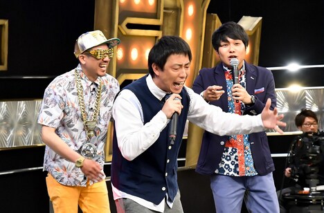 さらば青春の光とシオマリアッチ（左）。(c)TBS