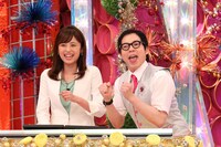 （左から）久慈暁子アナ、今田耕司。(c)フジテレビ