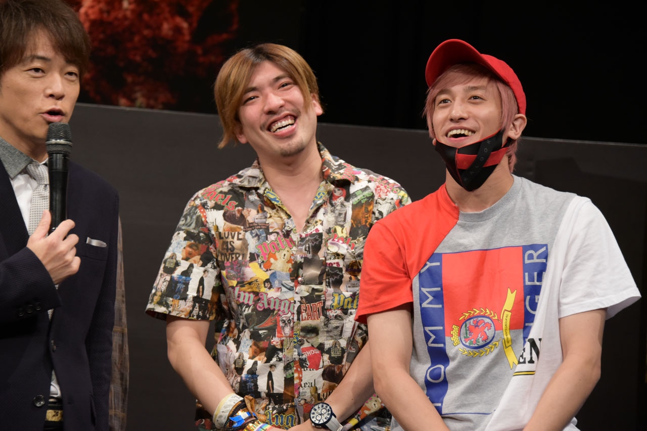 EXITと陣内智則（左）。
