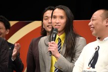 似ていると言われる黒木瞳に会いたいと話すトム・ブラウン布川。