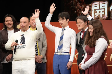 「緊張をほぐすおまじないを持っている」という3名が挙手した場面。