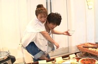 「夫婦耐久！おんぶショッピングゴチ」のワンシーン。(c)日本テレビ