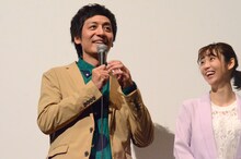 左から村田秀亮、山谷花純。