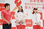 左から桐生祥秀選手、ロバート秋山、綾瀬はるか。