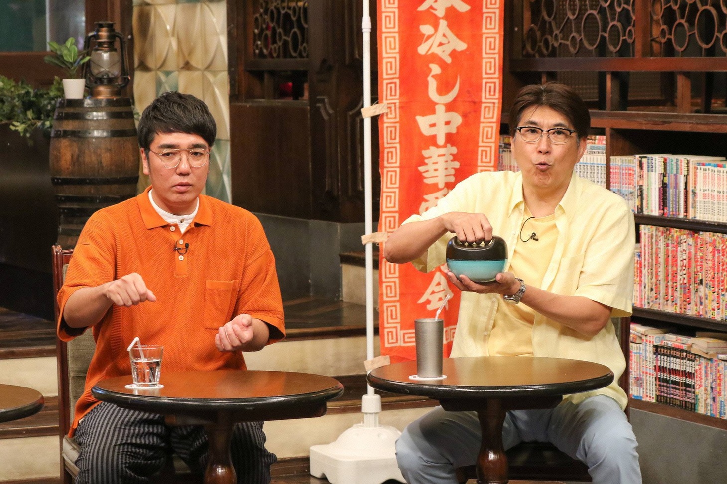 （左から）おぎやはぎ小木、石橋貴明。(c)フジテレビ