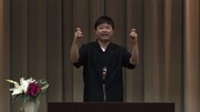 手話での講演に臨む次長課長・河本。(c)MBS