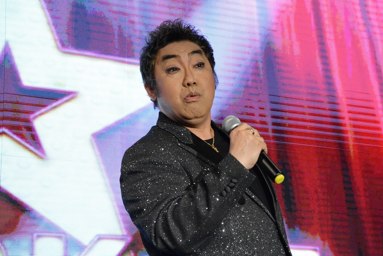 モノマネを披露するコロッケ。