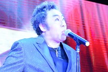 モノマネを披露するコロッケ。