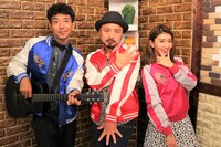 左からどぶろっく、相楽咲花。