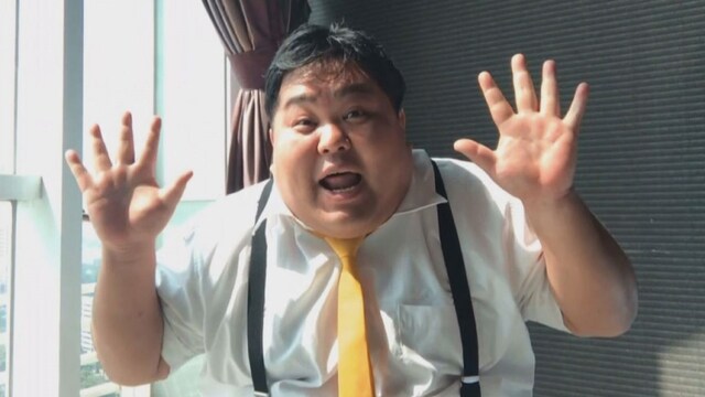 「本能Z」にインドネシアからの中継で出演するザ・スリー健太。(c)CBC