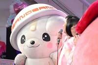 さのまる（左）