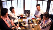 ダイアン・ユースケ(右から2人目)。(c)ABC