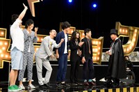 「有田ジェネレーション」の「角度付いてる新感覚漫才芸人下克上ネタバトル」のワンシーン。(c)TBS