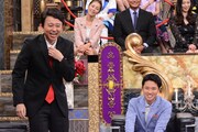左から有吉弘行、渡辺裕太。(c)日本テレビ