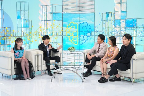 「“あの人”が知りたい超質問バラエティ 究極の一問」のワンシーン。(c)MBS