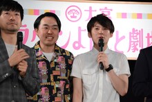 ジェラードンのかみちぃ（中央）と海野（右）。