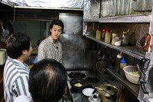 霜降り明星のロケの様子。(c)静岡朝日テレビ