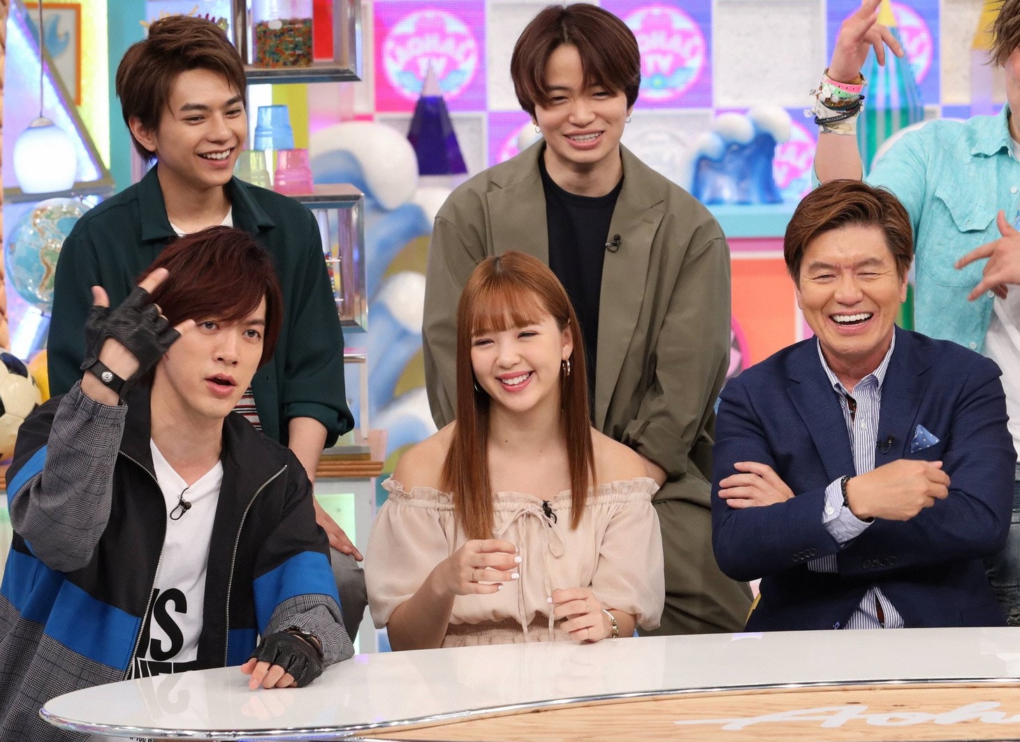 （前列左から）DAIGO、藤田ニコル、ヒロミ、（後列左から）佐藤勝利、菊池風磨。(c)フジテレビ