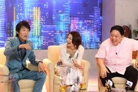 左から千原ジュニア、小池栄子、伊集院光。(c)読売テレビ