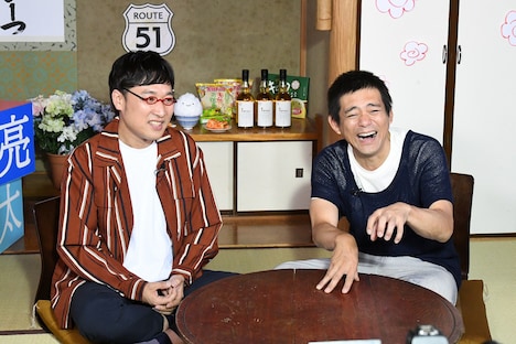 （左から）南海キャンディーズ山里、博多華丸。(c)ABC