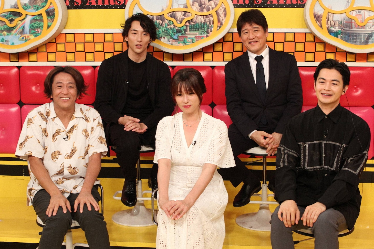 木10「ルパンの娘」チーム (c)フジテレビ