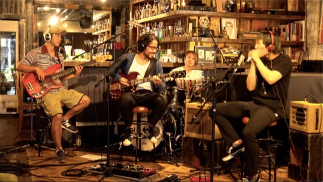 「You Don't Love Me」をセッション中のMONSTER-TAIRIKU。