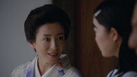 新CM「こころの茶屋 太眉」編のワンシーン。