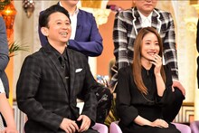 （左から）有吉弘行、石原さとみ。(c)TBS