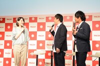 左からのん、さらば青春の光。