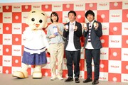 左からマルコメくん、のん、さらば青春の光。