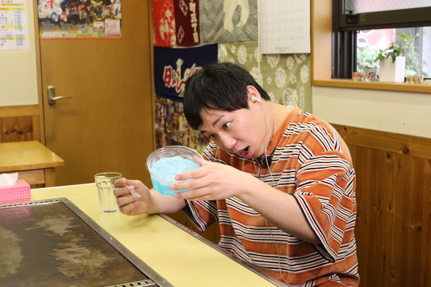「冒険発掘バラエティ 霜降り明星のあてみなげ」ロケ中の様子。(c)静岡朝日テレビ