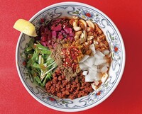 「全店ニューオープン＆新メニュー！スパイスカレー＆スパイス麺」に登場するスパイス麺。