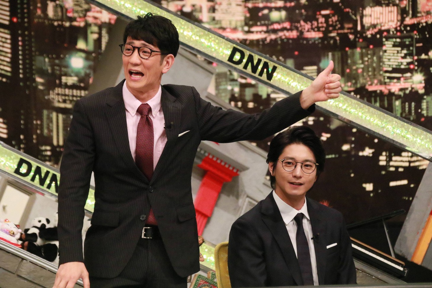 「全力！脱力タイムズ」に出演する（左から）アンタッチャブル柴田、向井理。(c)フジテレビ
