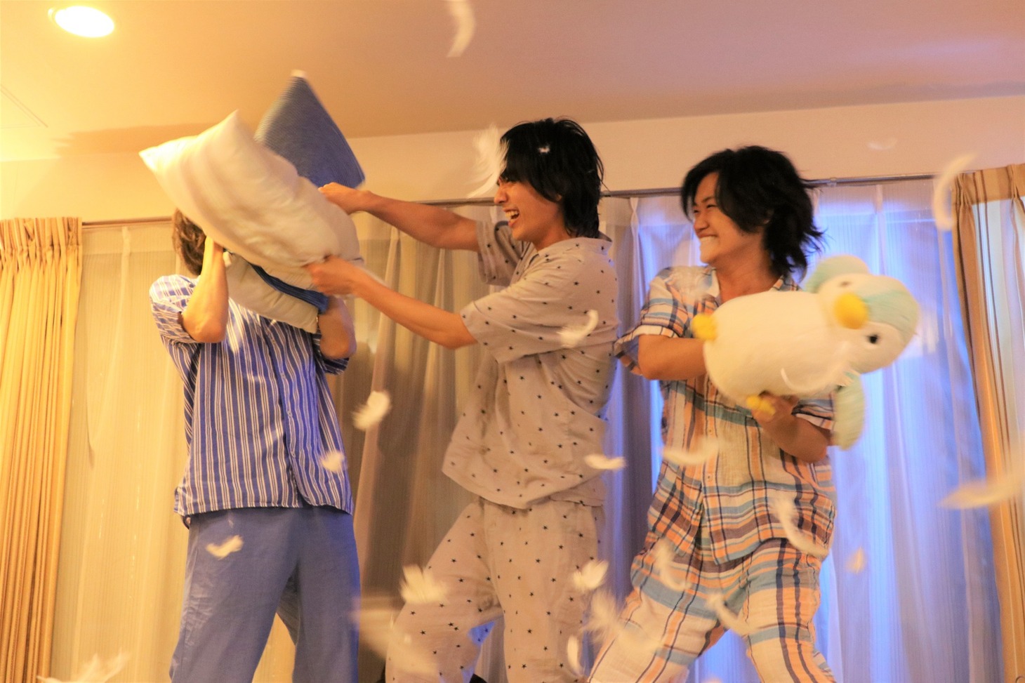ドラマ「寝ないの？小山内三兄弟」より。(c)NTV