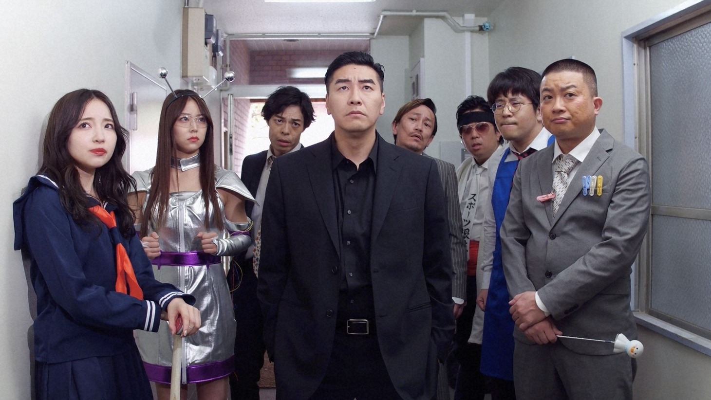 バラエティ番組「第1話」の最終回で、刑事ドラマ「刑事たち」に出演するチョコレートプラネットら。(c)ABC
