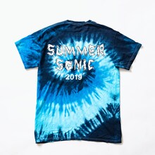 野性爆弾くっきーと「SUMMER SONIC 2019」のコラボTシャツ「左馬鼠肉」。