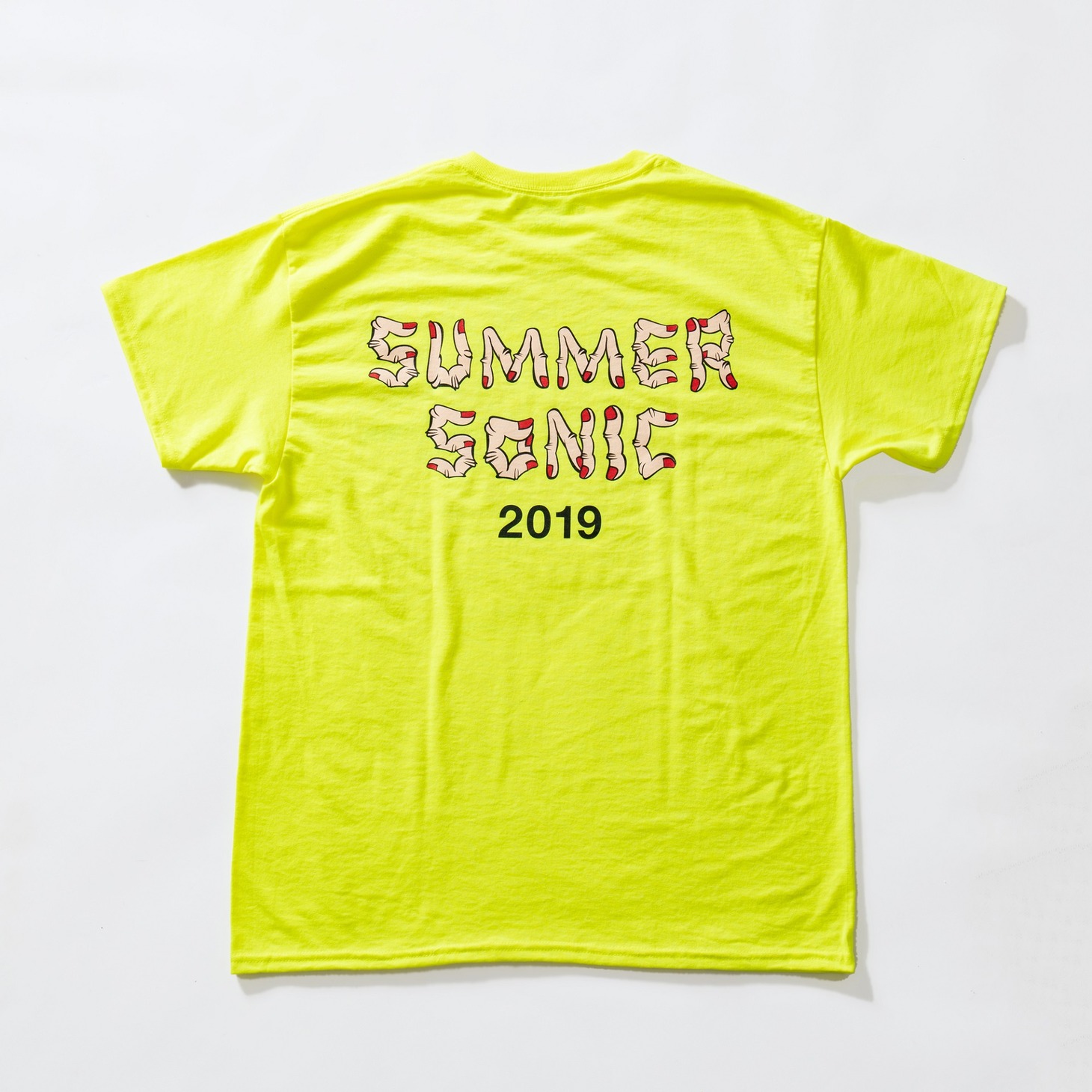 野性爆弾くっきーと「SUMMER SONIC 2019」のコラボTシャツ「左馬鼠肉」。