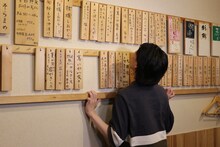 「冒険発掘バラエティ 霜降り明星のあてみなげ」ロケの様子。