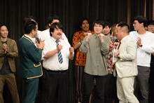 決勝進出が決定した瞬間の空気階段。