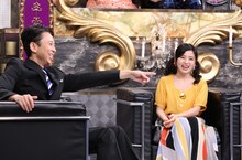 左から有吉弘行、小池美由。(c)日本テレビ